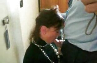XXX شخص لعنتی مواقع سكسي لبناني یک دختر آلمانی را در باغچه و لعنتی سرشار از گربه