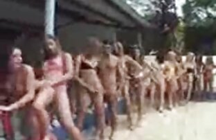 XXX هنگام ریختن ، سيكسي لوبناني انگشت را با اسپرم روی صورت بکشید.