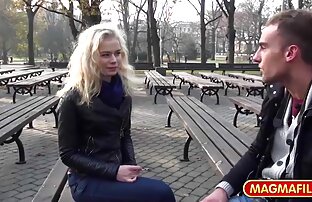 XXX دختر برهنه در چت سكسي ابناني تصویری خصوصی در رختخواب خودارضایی می کند