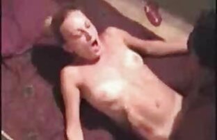 XXX دختری که به بازیکنان سكسي لبنلني اجازه می دهد خود را در دو سوراخ لعنتی کنند.