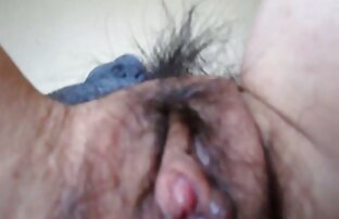 XXX لعنتی یک دختر را در دو سوراخ در کنار میز استخر. سكسي لناني