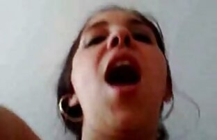 XXX دختری که عینک دارد با آلت تناسلی بزرگ سكسي لبناني مجاني مقابله می کند.