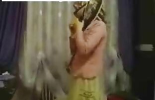 XXX نوک سینه برهنه تقدیر روی پاها می سكسي لابناني کند.